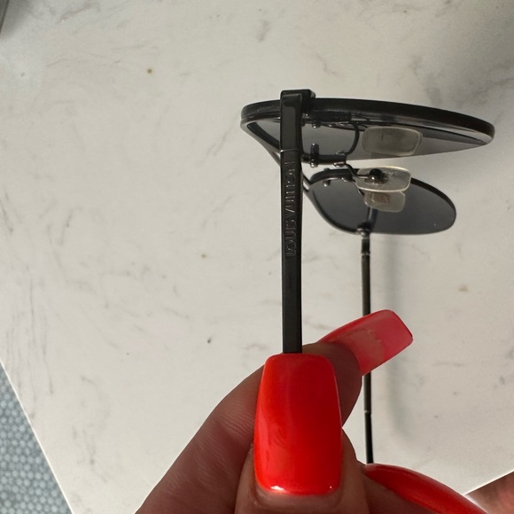 Louis Vuitton Clockwise sunglasses: 100^ authentic great condition - Picture 7 of 12